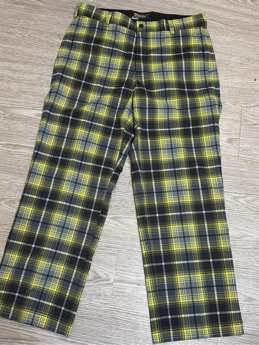 Nike Golf Tour Performance Dri Fit Green and Black Plaid Golf Pants 32” X 27”